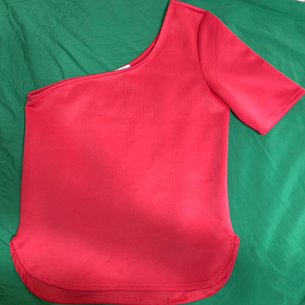 One open shoulder top size M used, made in USA Bar III